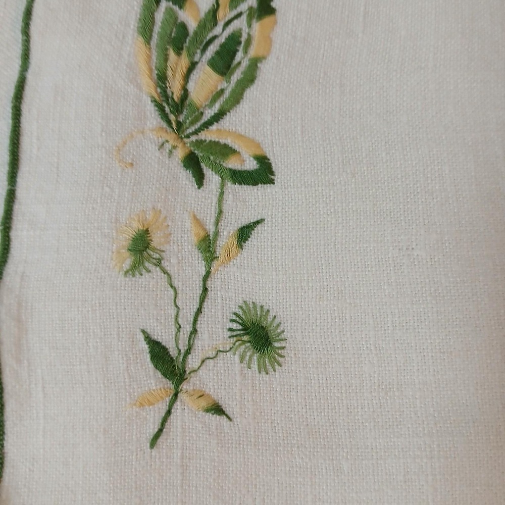 Vtg Linen Placemats Embroidered Butterfly Design Set of 8 16'' x 11'' W/Napkins - Picture 5 of 15